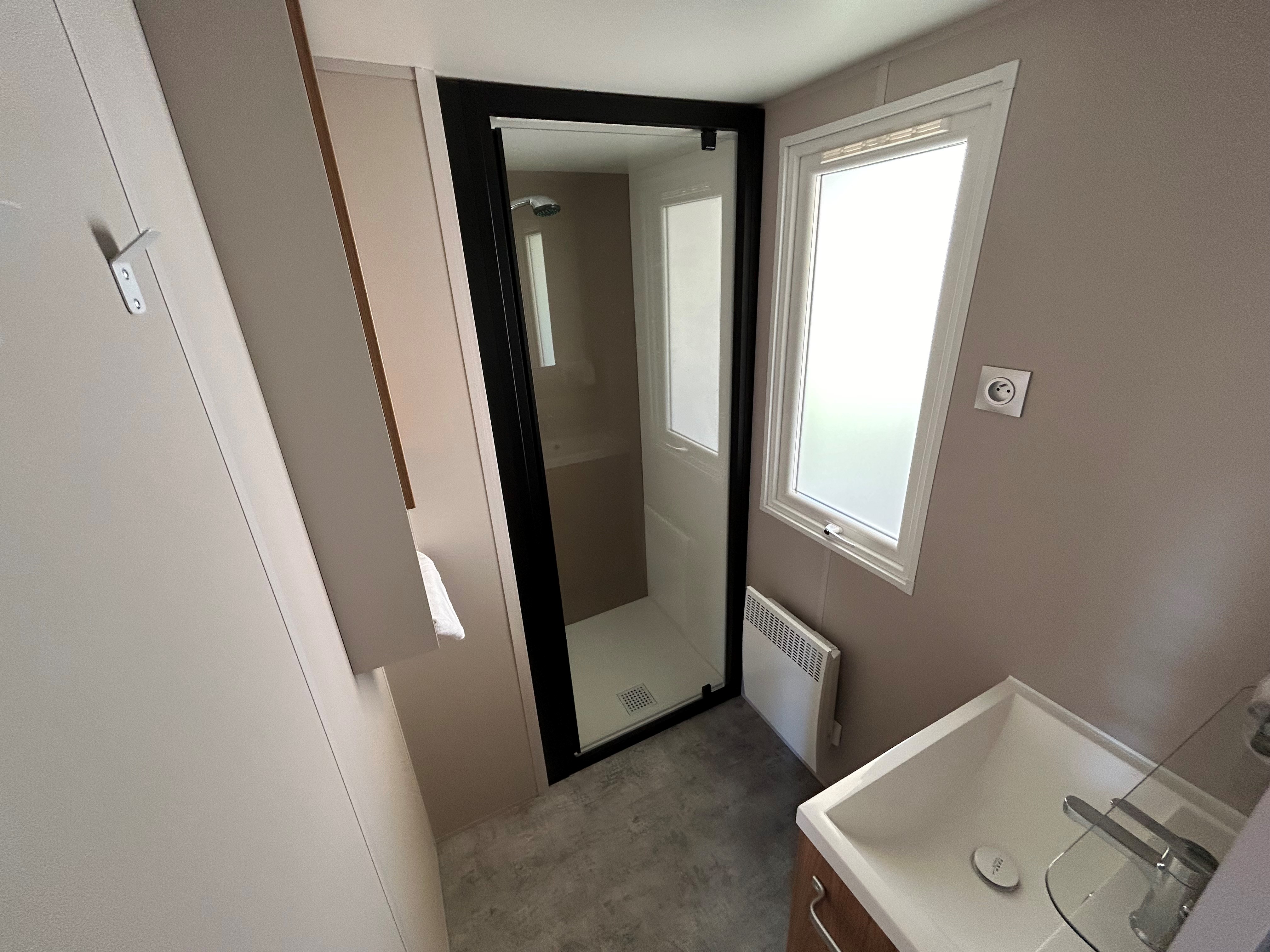 A saisir Mobilhome 3 chambres comme neuf sur emplacement