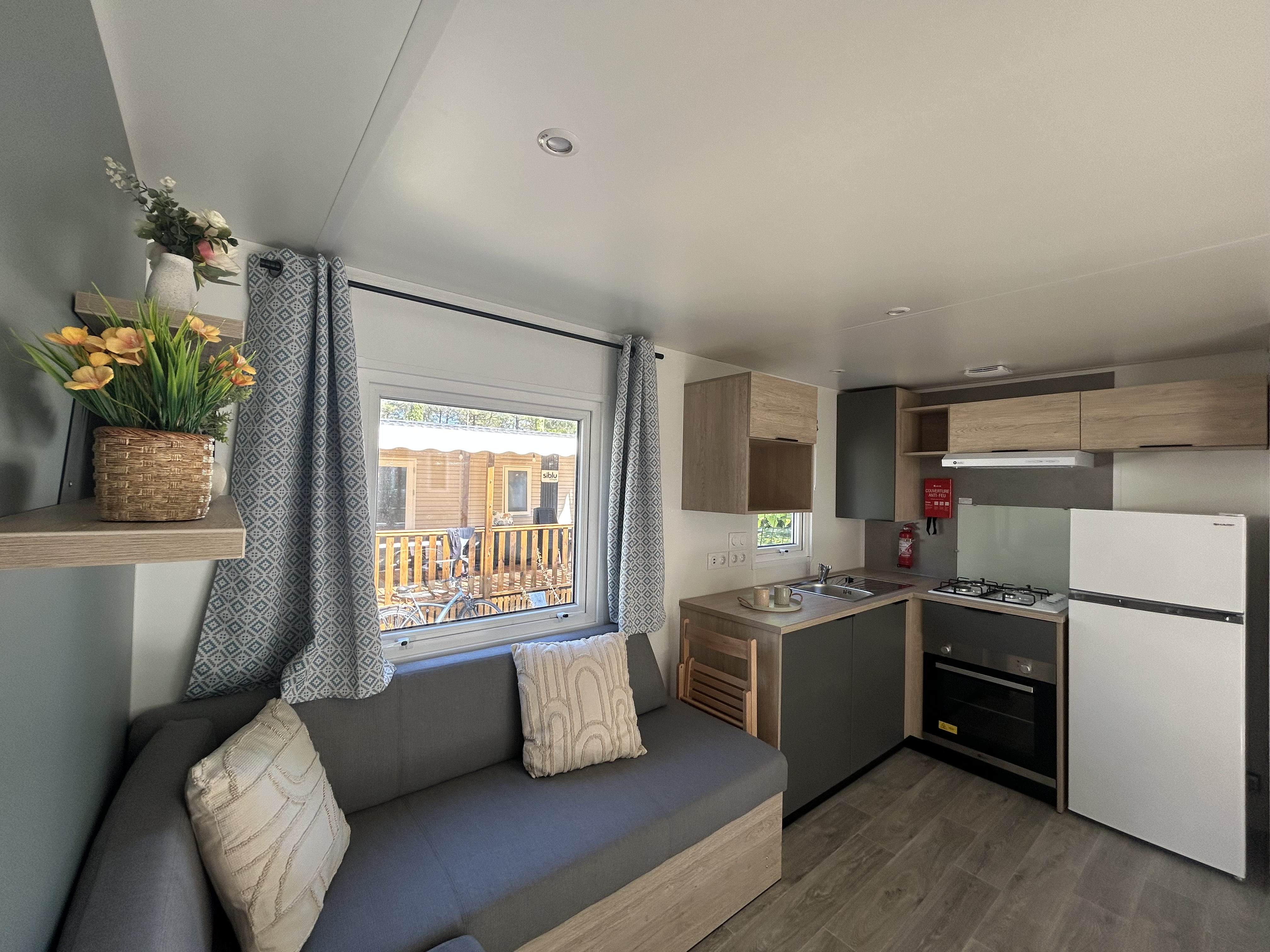 SALON PLAYA 104