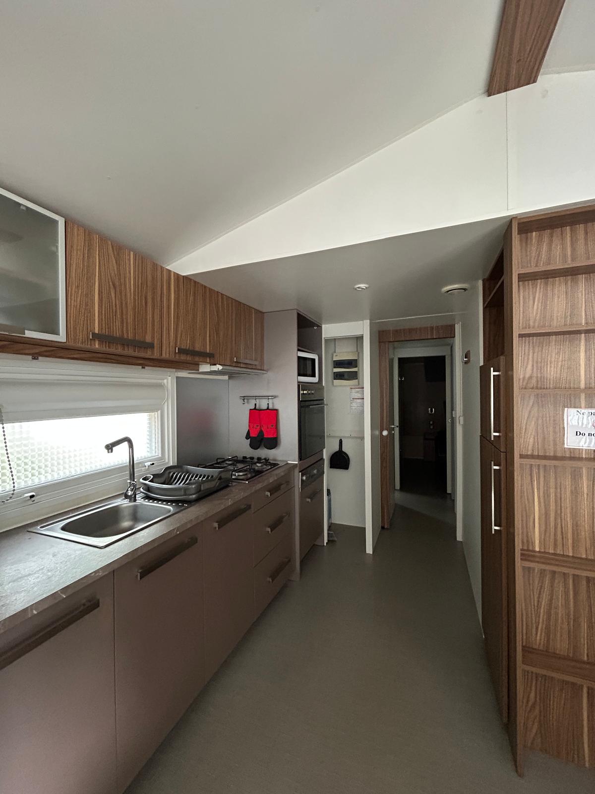 cuisine avec four encastré