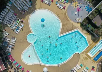 piscine vu de l'air