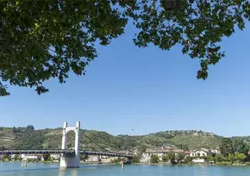 rives de condrieu