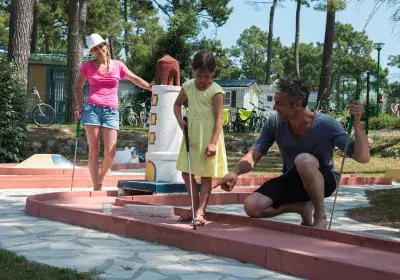 CB_MiniGolf-1460x880