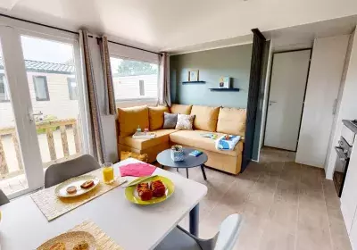 SALON SAVINA 202