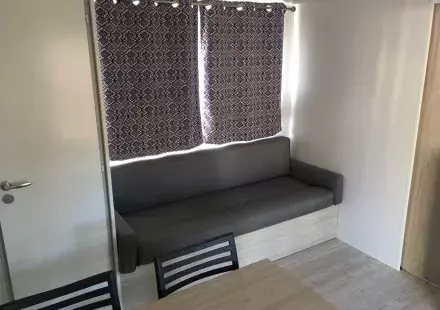 salon , lit convertible