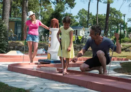 CB_MiniGolf-1460x880