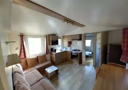 pièce de vie agréable et spacieuse