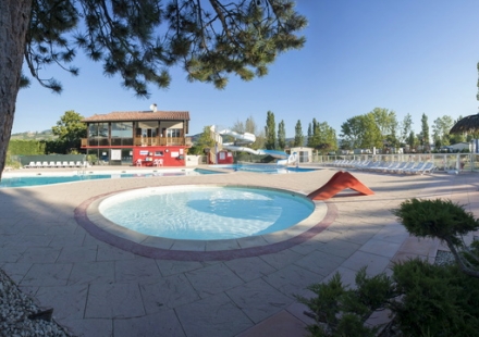 LES RIVES DE CONDRIEU PISCINE 