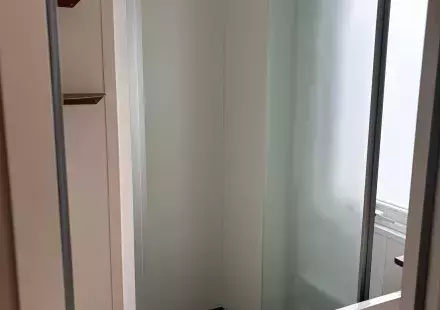 Salle de bain spacieuse