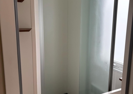 Salle de bain spacieuse